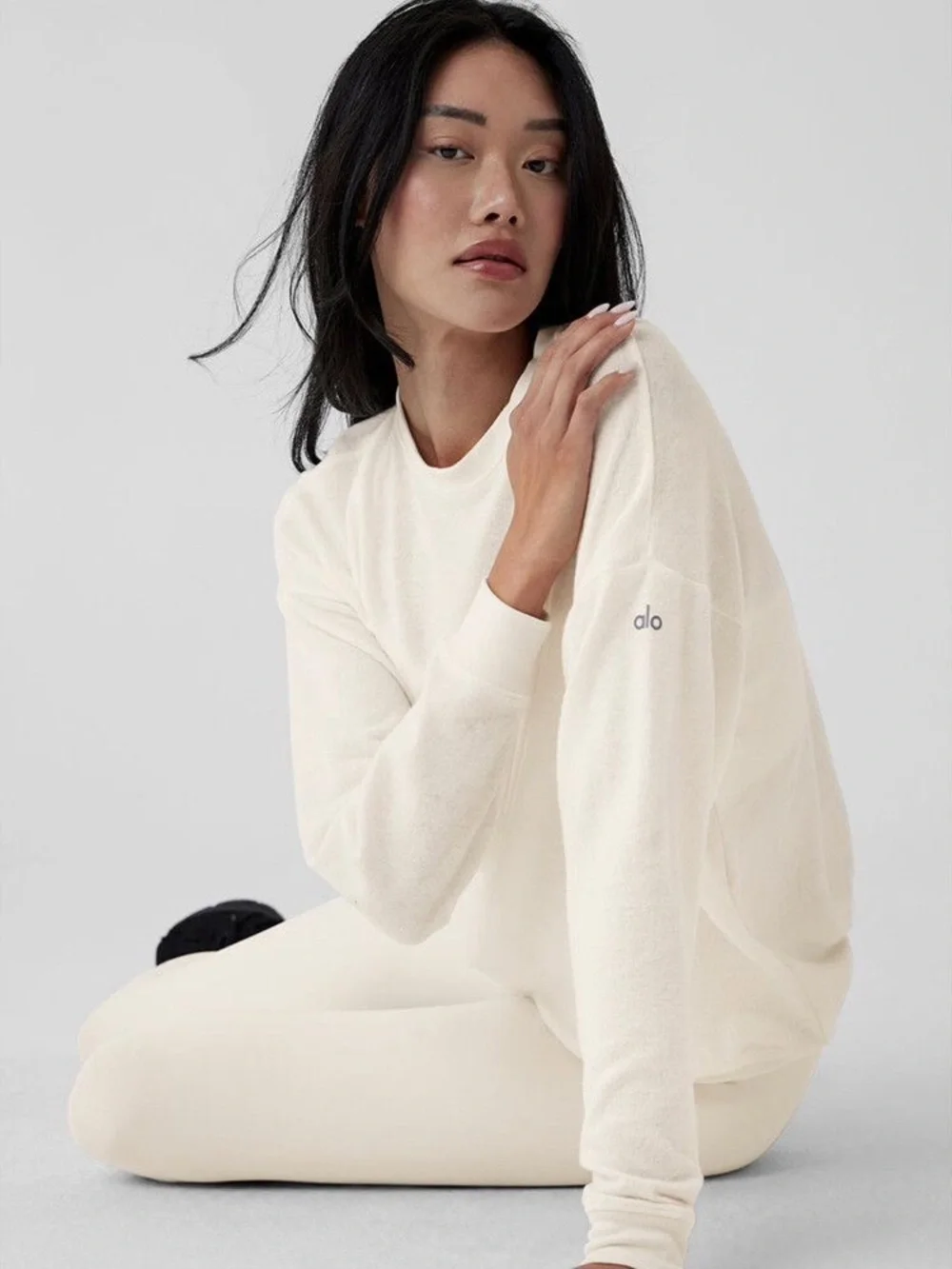 ALO Yoga The SoHo Crew Pullover in Ivory White, Women’s size Large